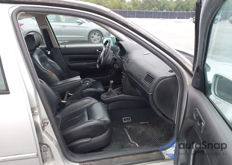 2004 Volkswagen Jetta Gli from USA, damaged, VIN 3VWVH69M54M089779